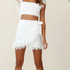 Selfie Leslie mini skirt